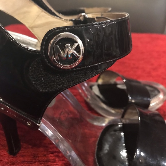 Shoes - Picture 2 of 4